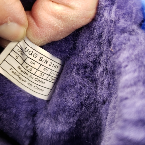 Ugg Australia Blue-Sequined Boots with Sheepskin Lining Women's size 6. - Picture 12 of 16